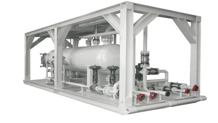 Skid-mounted metering device for oil/gas separation is widely used