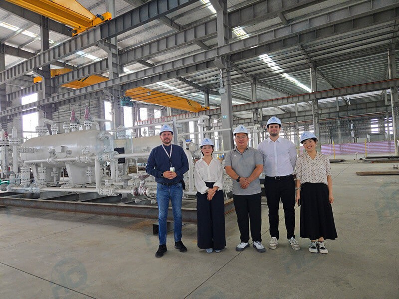 Venezuelan Delegation Visiting HC Manufacturing Workshop_副本.jpg
