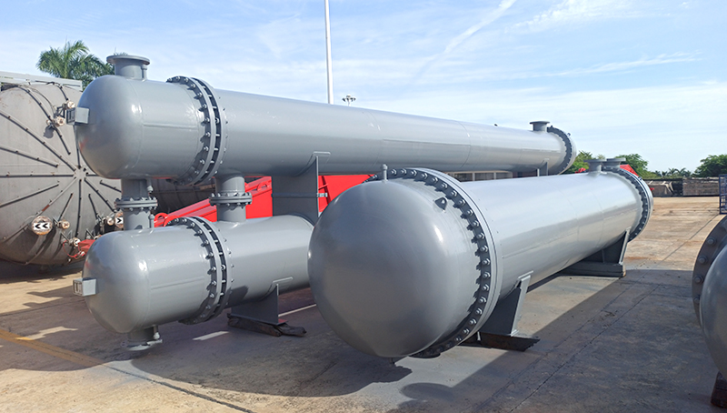 Shell_and_tube_heat_exchanger_delivered_to_Hainan.jpg